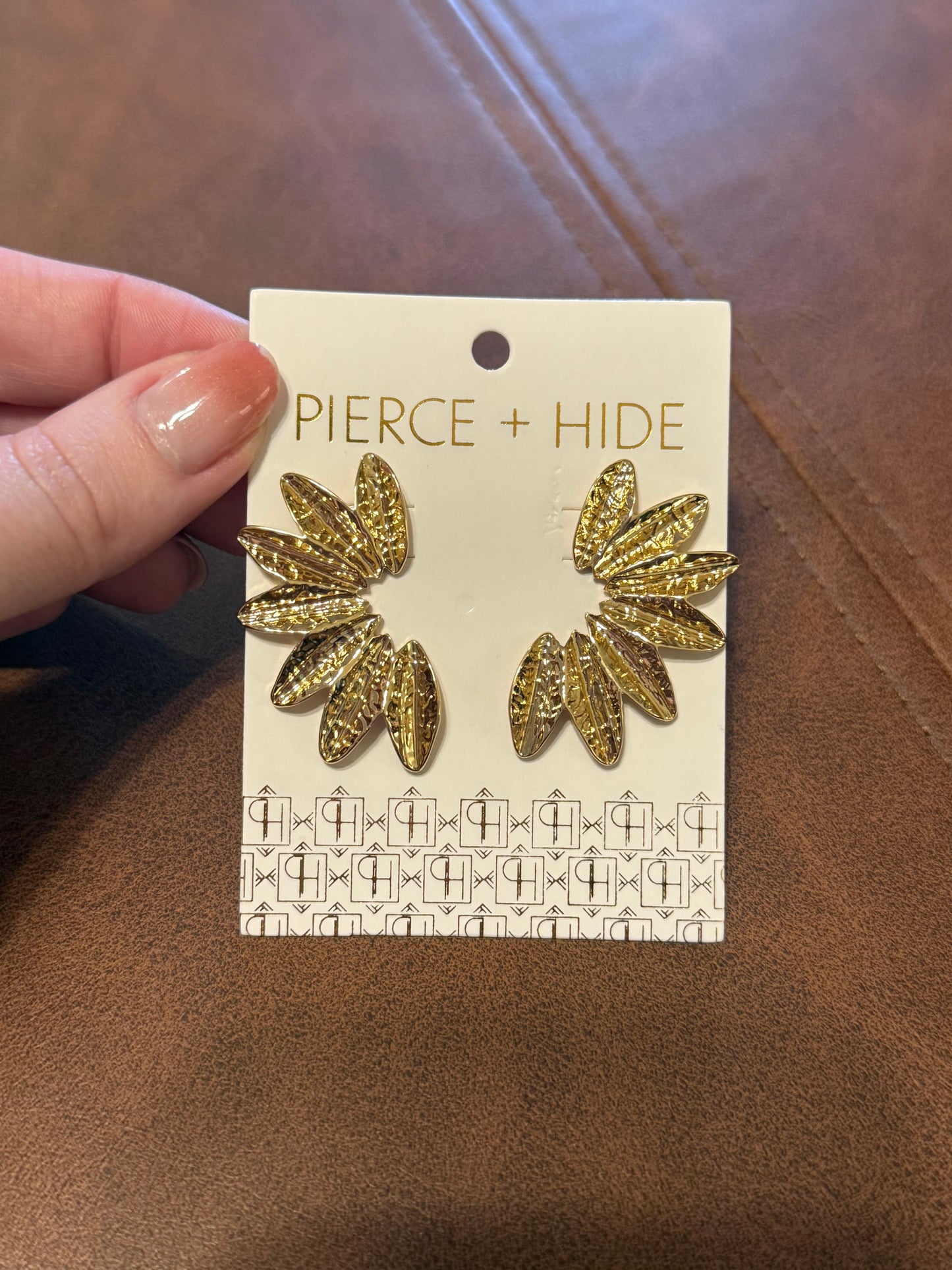 Small Gold Leaf Earring