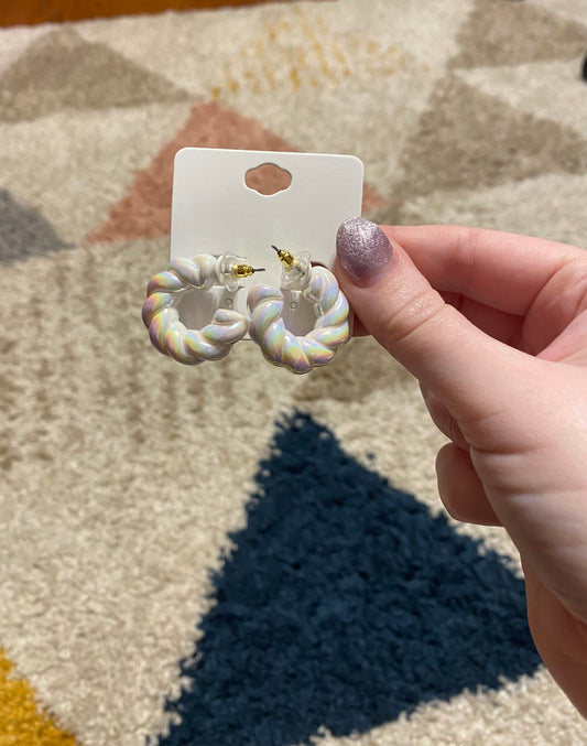 Twist Hoops - White