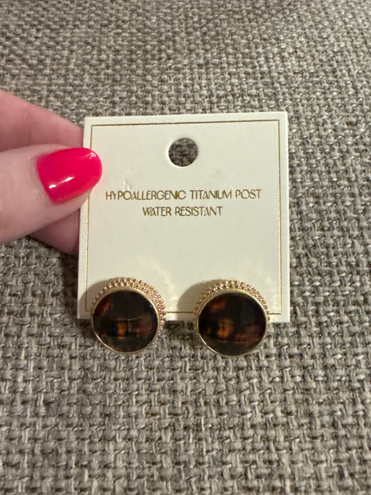 Tortoise Stud